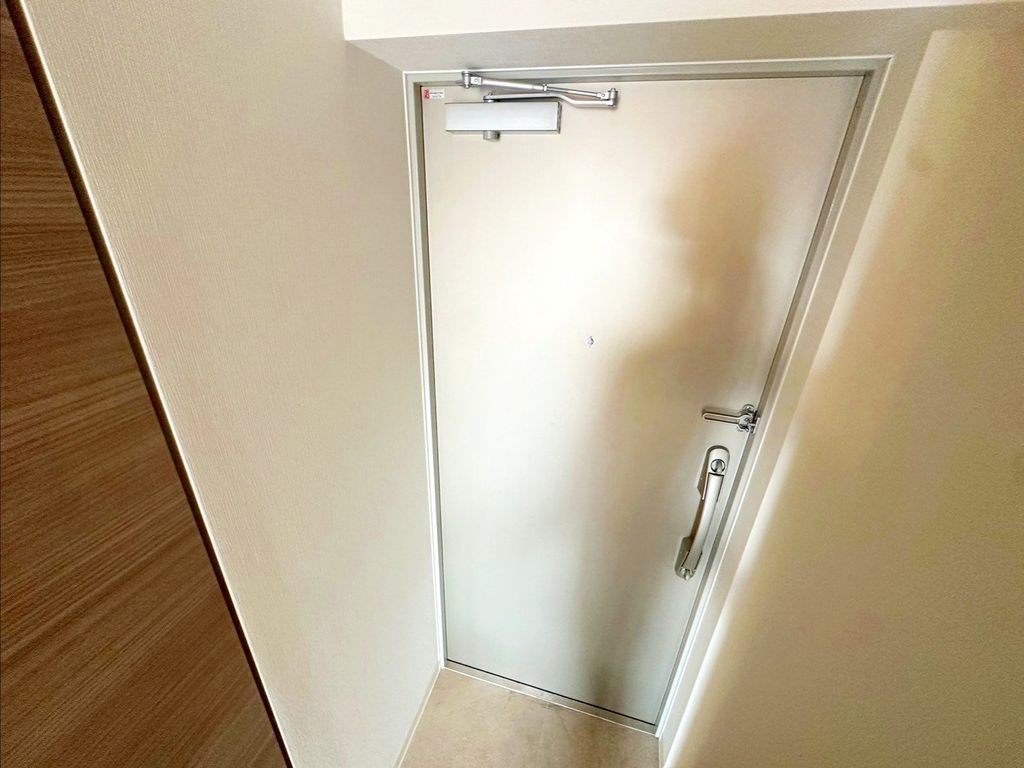 玄関　バルコニー