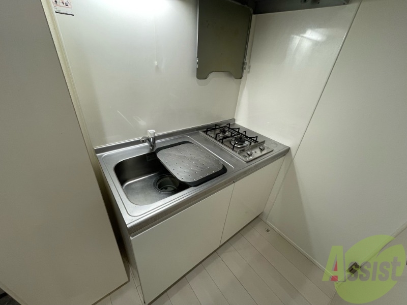 キッチン　こちらはキッチンになります。ガスコンロ二口付いています。