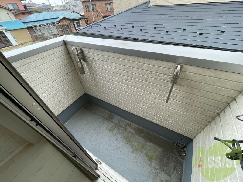 バルコニー　こちらはバルコニーになります。日当たり良好です。