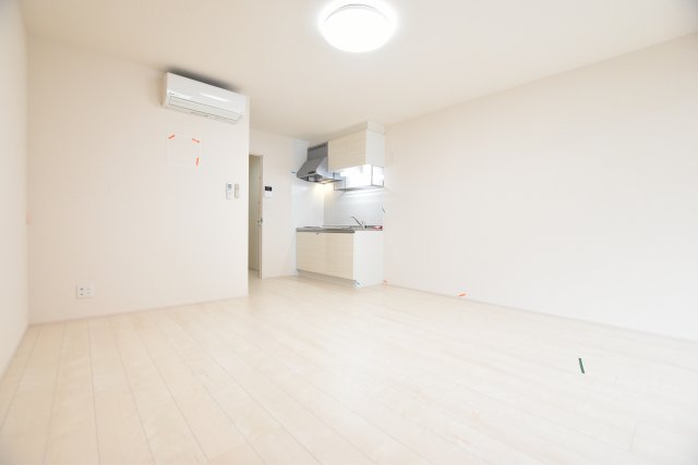 居室・リビング　画像は別号室。ご参考にどうぞ