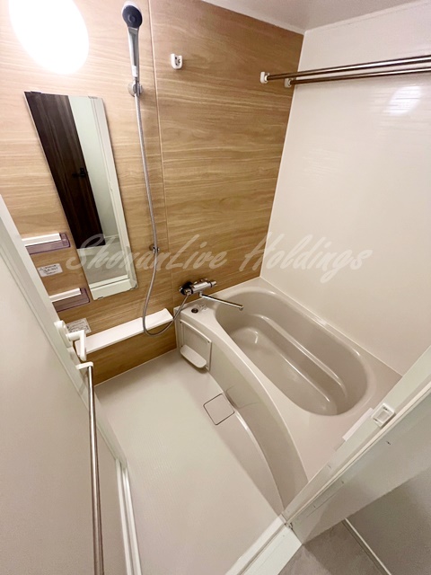 バス・シャワールーム　浴室乾燥機付き♪