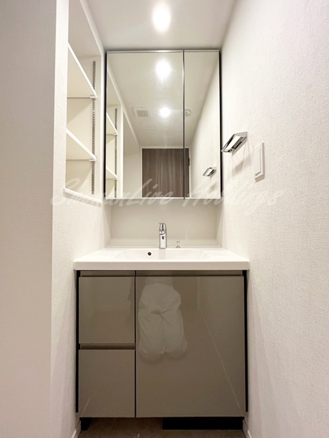 洗面設備　人気の独立洗面♪