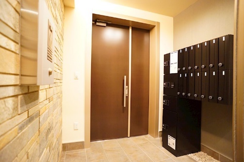 エントランス　宅配BOX完備