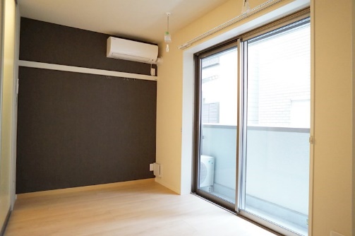 その他部屋・スペース　室内物干し竿掛け有り