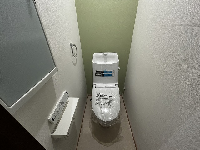 トイレ　温水洗浄便座付　WC