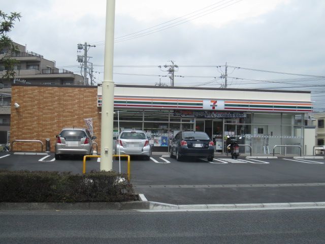 コンビニ　セブンイレブン（コンビニ）まで190m