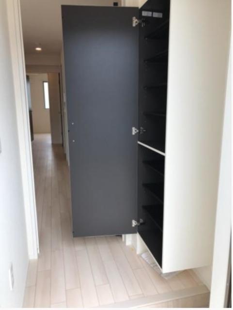 玄関　※現在建設中のため参考写真になります。