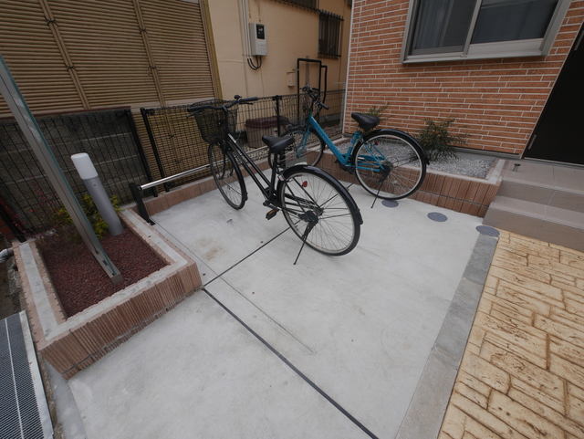 その他共有部分　★敷地内に屋根付の駐輪場がございます★