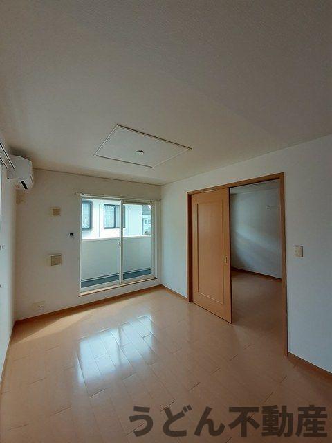 居室・リビング　うどん県のお部屋探しはうどん不動産へ うどんちゃんとLINE