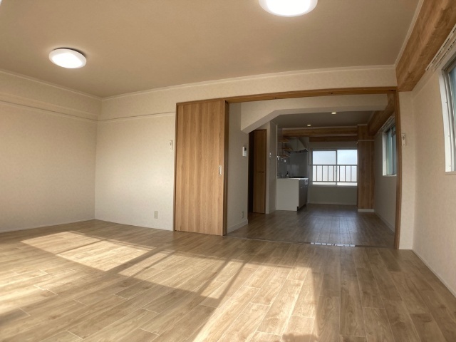 居室・リビング　木目調のお洒落な内装です