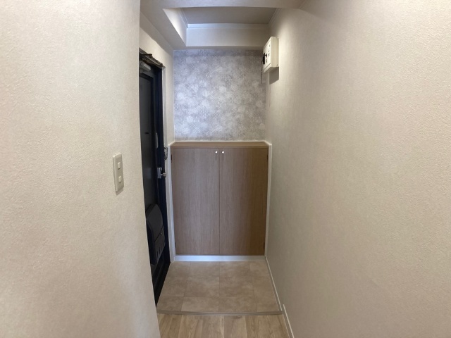 玄関　下駄箱付き