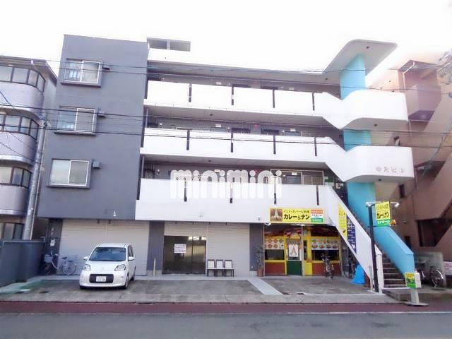 建物外観　４階建てです。