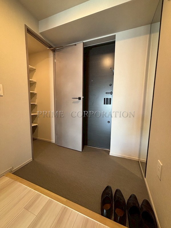 玄関　※参考写真※