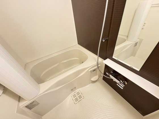 バス・シャワールーム　※別部屋の写真です