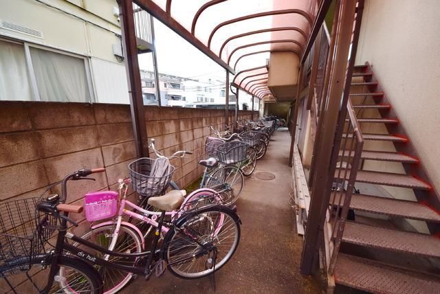 その他共有部分　屋根付き敷地内駐輪場