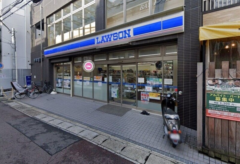 コンビニ　ローソン浦安駅南口店（コンビニ）まで102m