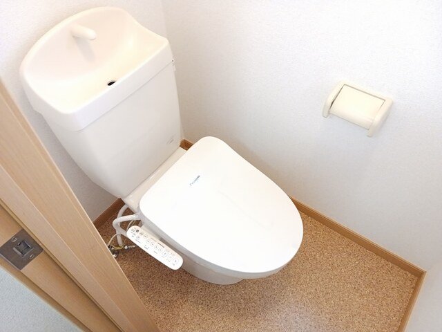 トイレ　落ち着いたトイレです