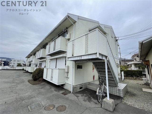 建物外観　敷地内に駐車場があります♪