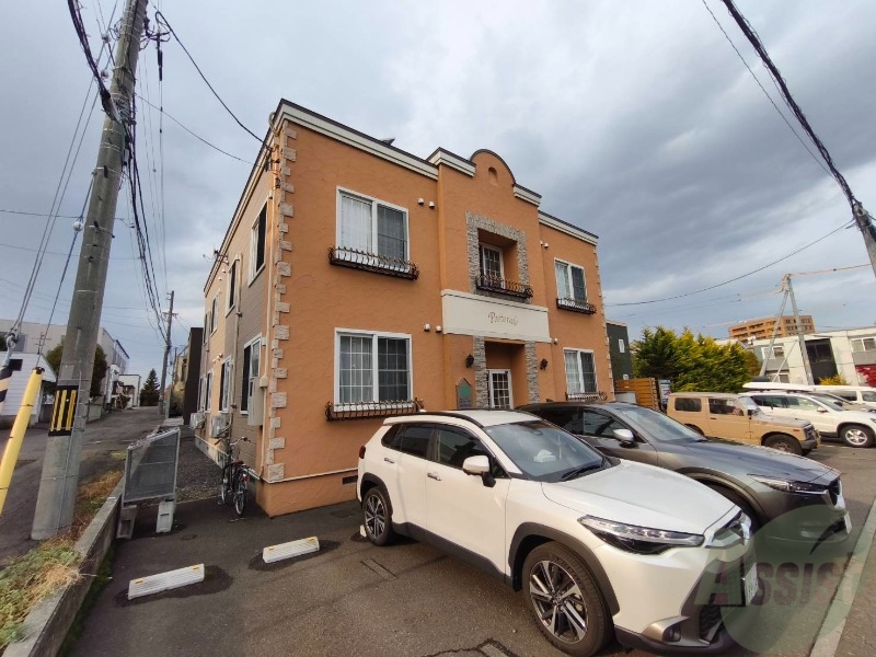 建物外観　札幌市中央区宮の森「ルミエール宮の森２－８」