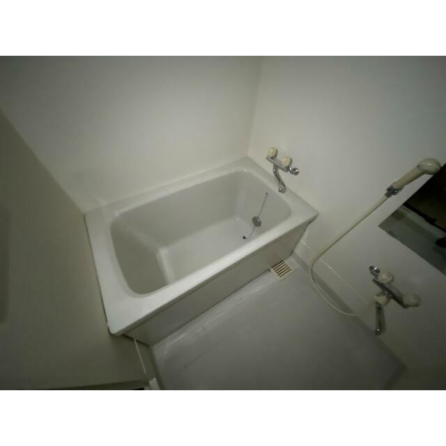 バス・シャワールーム　別部屋の参考写真です。