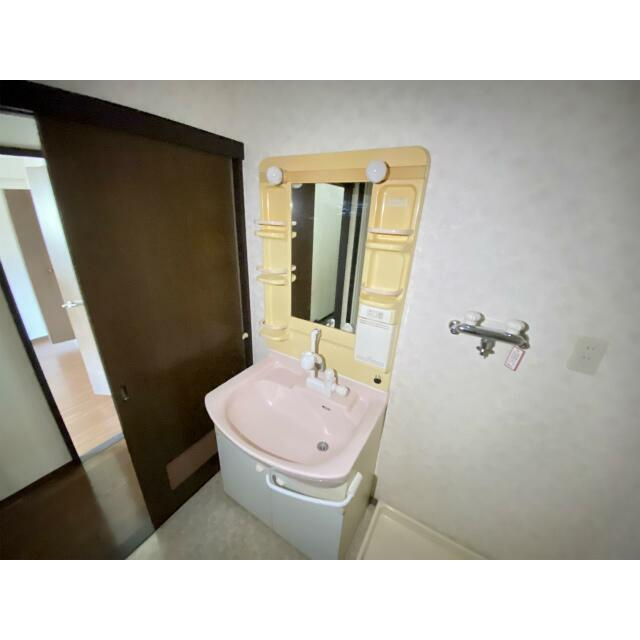 洗面設備　別部屋の参考写真です。