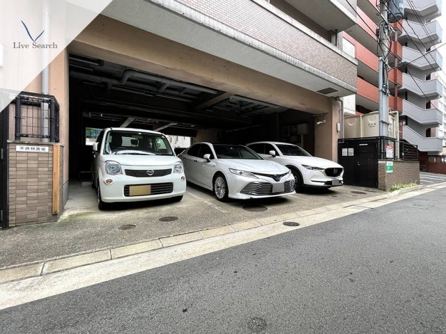 駐車場　駐車場に車を止められます