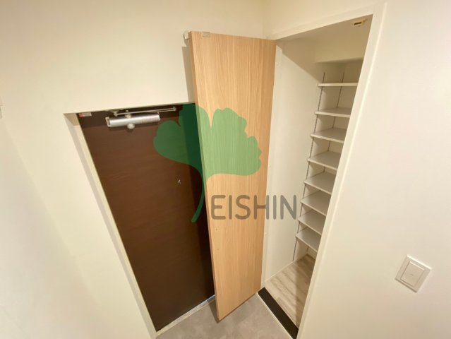 玄関　下駄箱もしっかりついてます！