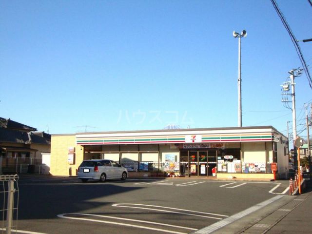 コンビニ　セブン-イレブン三島大場駅前店（コンビニ）まで576m