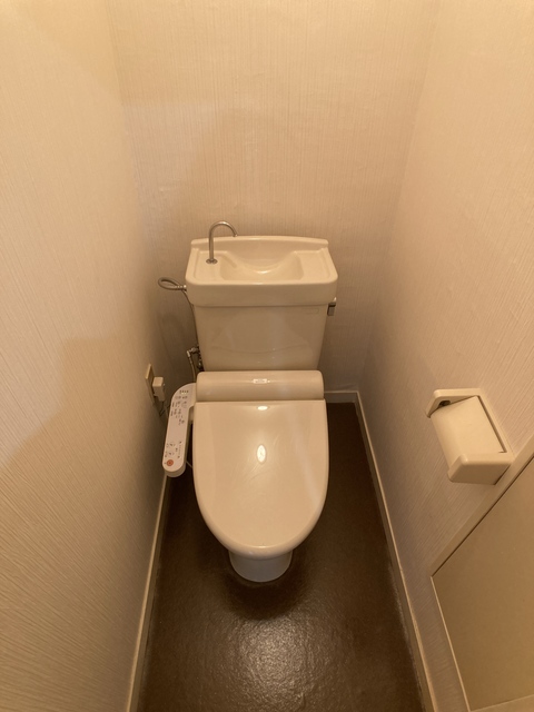 トイレ　※別のお部屋の参考画像です。現況優先。