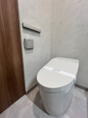 トイレ　別タイプ部屋　参考写真です