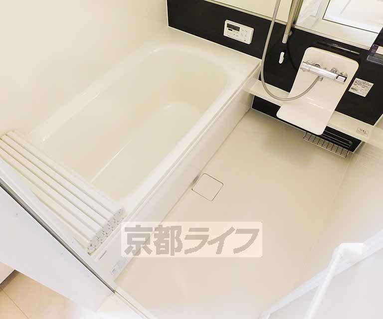 バス・シャワールーム　一坪対応のお風呂です