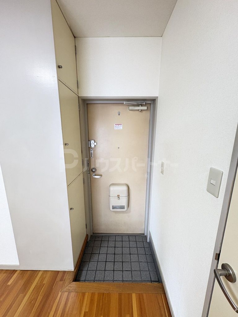 玄関　キッチン