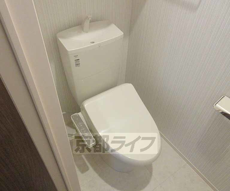トイレ　ウォシュレット付・