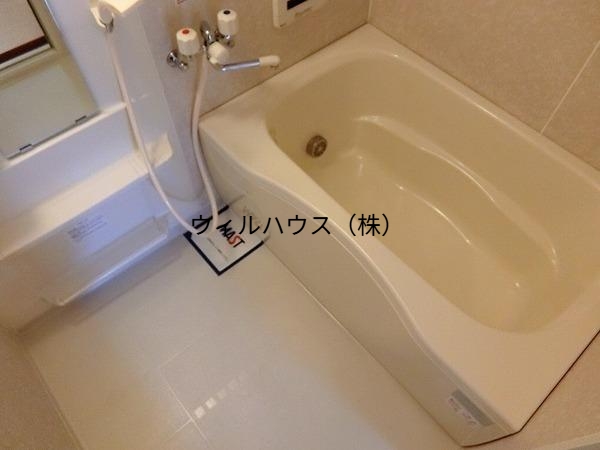 バス・シャワールーム　追い焚き機能有り！