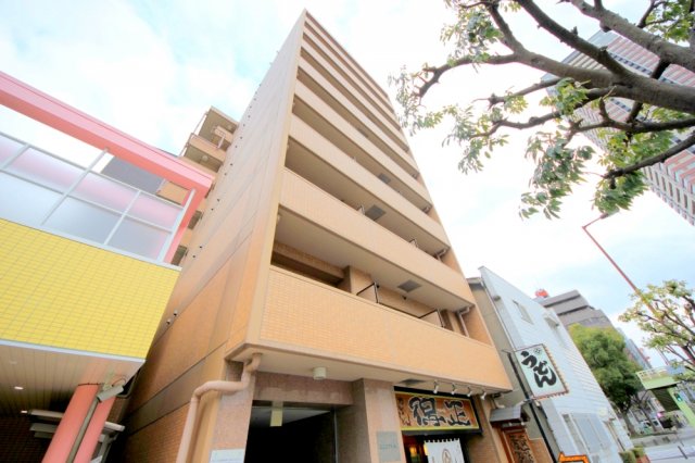 建物外観　タイル張りの外観