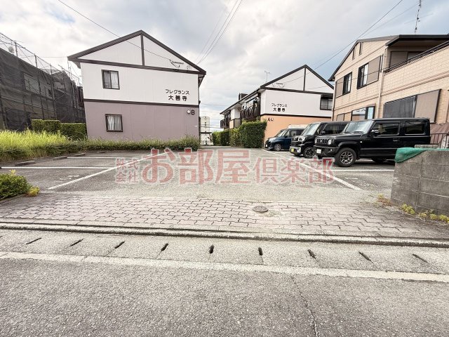 駐車場　車をお持ちの方に嬉しい駐車場付きの物件です