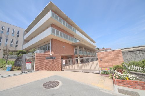 中学校　生駒市立生駒中学校（中学校）まで1151m