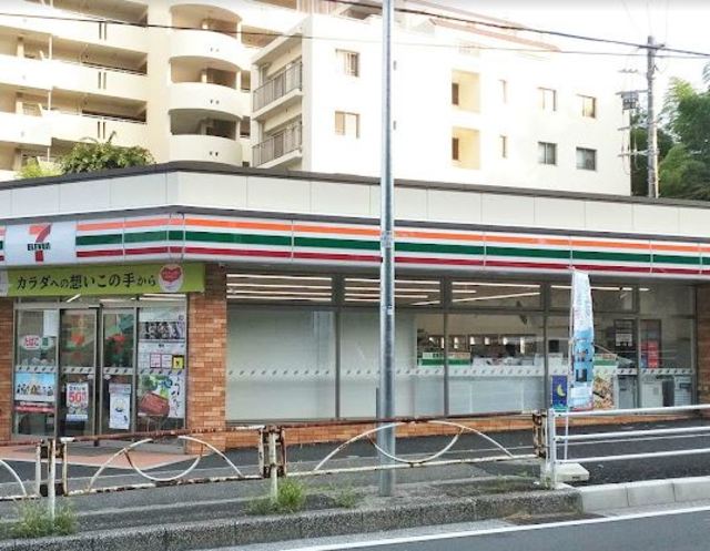 コンビニ　セブンイレブン横浜獅子ヶ谷1丁目店（コンビニ）まで733m