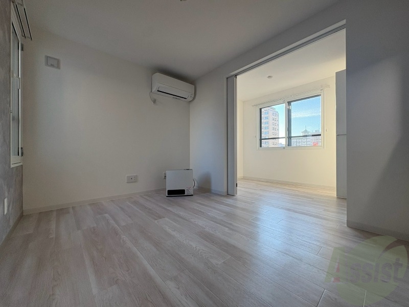居室・リビング　広くてキレイなお部屋が広がっていて、充実した生活が送れそう。