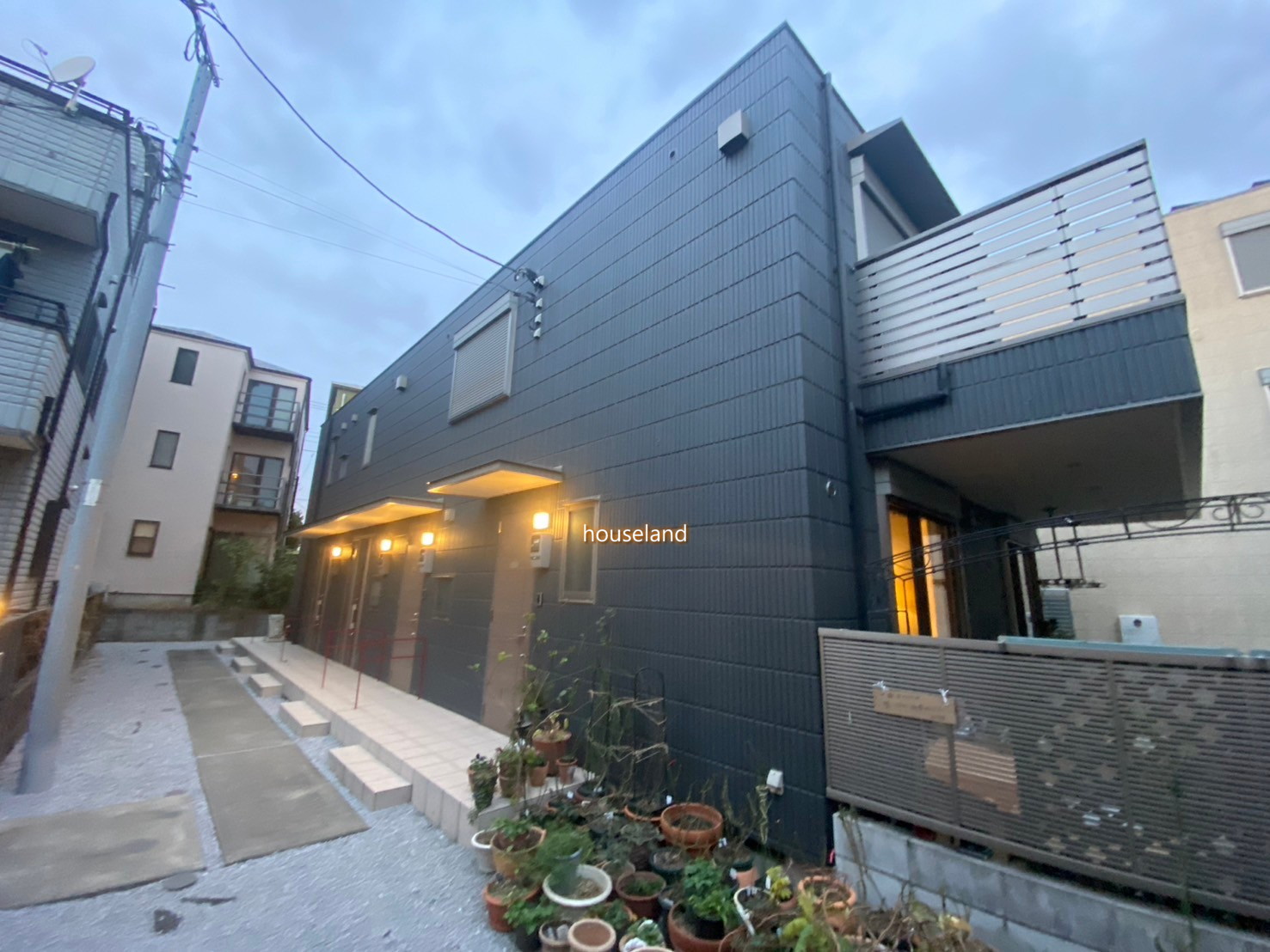 建物外観　記載の無料通話でリアルタイムな空室状況をお伝えいたします