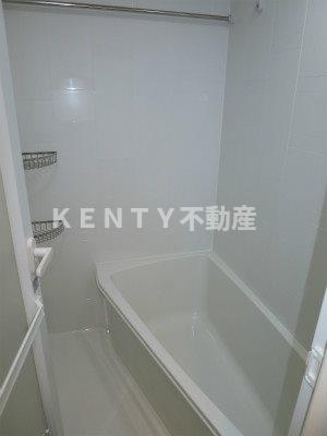 バス・シャワールーム　コンパクトで使いやすいお風呂です