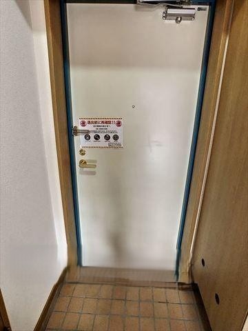 玄関　明るい玄関でお出迎え！