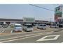 スーパー　マルヨシセンター伊予店（スーパー）まで751m