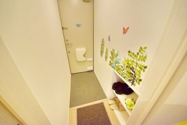 玄関　★扉には傘タテがついております★