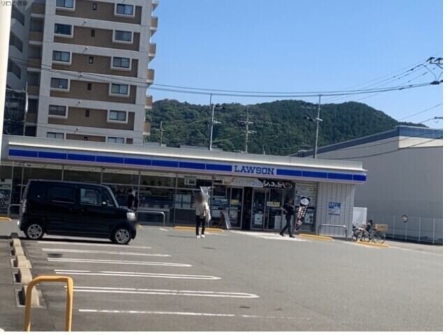コンビニ　ローソン福岡今宿東二丁目店（コンビニ）まで265m