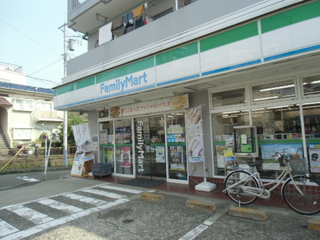 コンビニ　ファミリーマート川崎向ケ丘店（コンビニ）まで418m