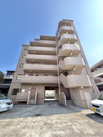建物外観　落ち着いた雰囲気の外観です