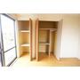 収納　洋室のクローゼットは奥行もあり収納力も充実してます！※別室写