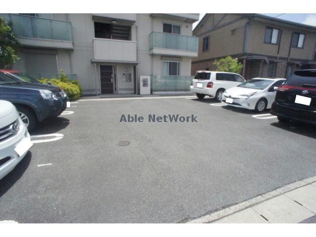 駐車場　駐車場