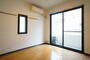 居室・リビング　２面採光なので、明るく風通しのよいお部屋です♪